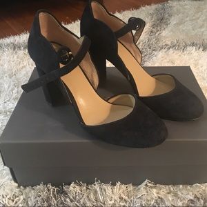 Ann Taylor “Alissa” maryjane pump. Size 5.